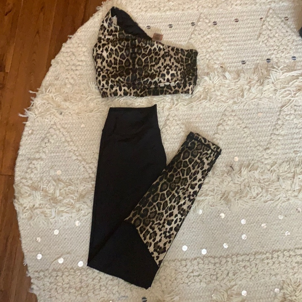 Only wore once kittenish workout set xs